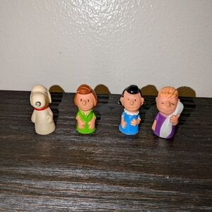 Peanuts Vintage Rubber Topper Figure Lot of 4- United Features Syndicate